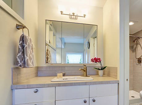 Zrcadlové skříňky